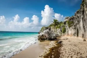 caribbean-sea-and-rocks-mayan-ruins-of-tulum in mexico