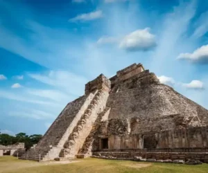mayan-pyramid-in-uxmal-mexico