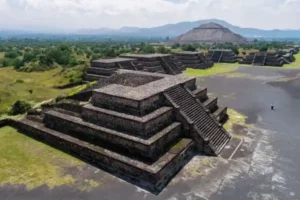 pyramid-of-the-sun-Pyramid Teotihuacan