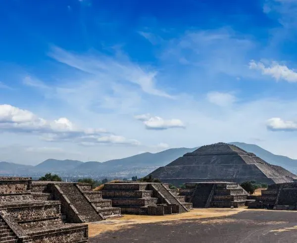 teotihuacan-pyramids