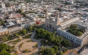 plaza-grande-in-Mérida-Mexico